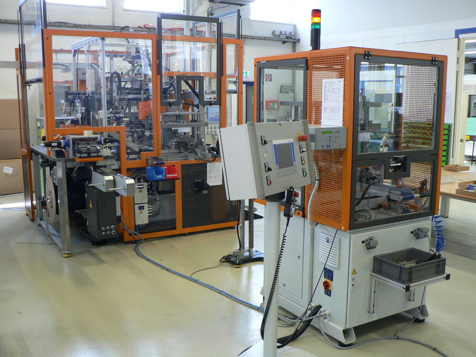Innovative Metall/Kunststoff Hybridteilefertigung